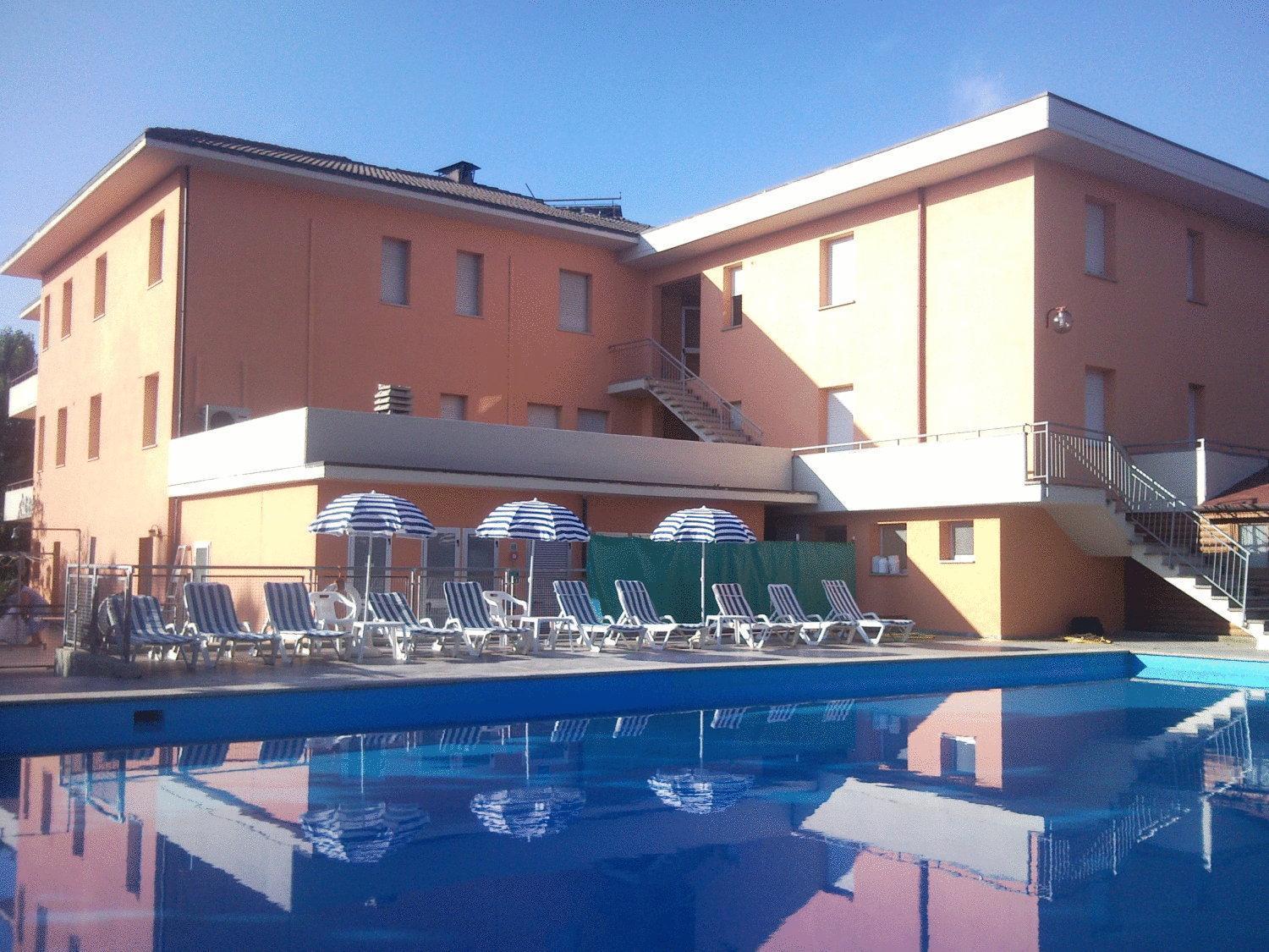 Hotel Trasimeno Bittarelli Кастільйоне-дель-Лаго Екстер'єр фото